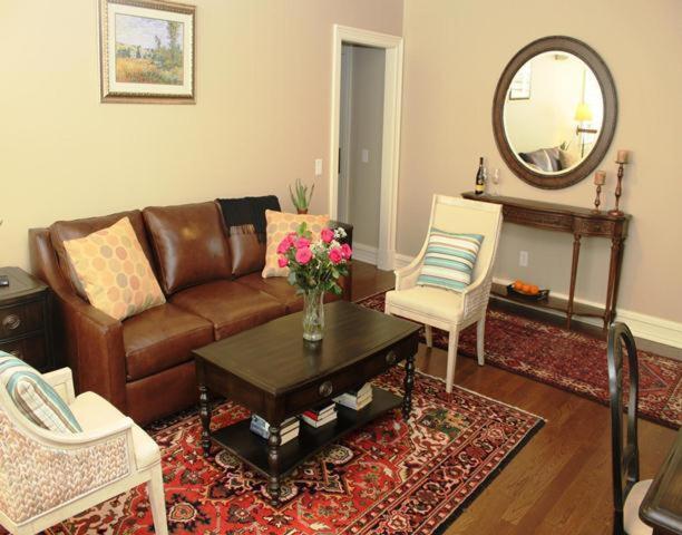 Standard Apartment with Two Double Beds at Guesthouse at Norwalk Inn