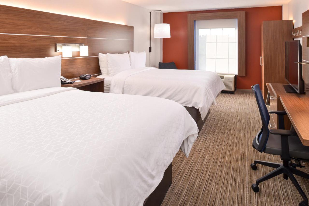 Two Queen Beds at Holiday Inn Express Towson - Baltimore North by IHG