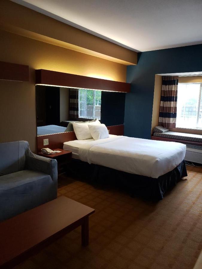 Queen Suite with Mobility Access - Non-Smoking at Microtel Inn & Suites by Wyndham Starkville
