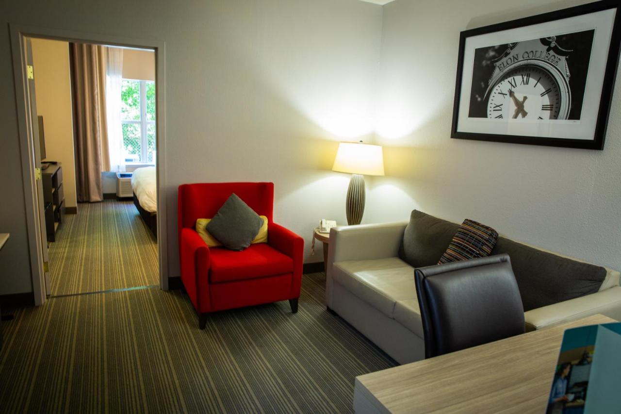 One-Bedroom King Suite with Sofa Bed - Non-Smoking at Country Inn & Suites by Radisson, Burlington (Elon), NC
