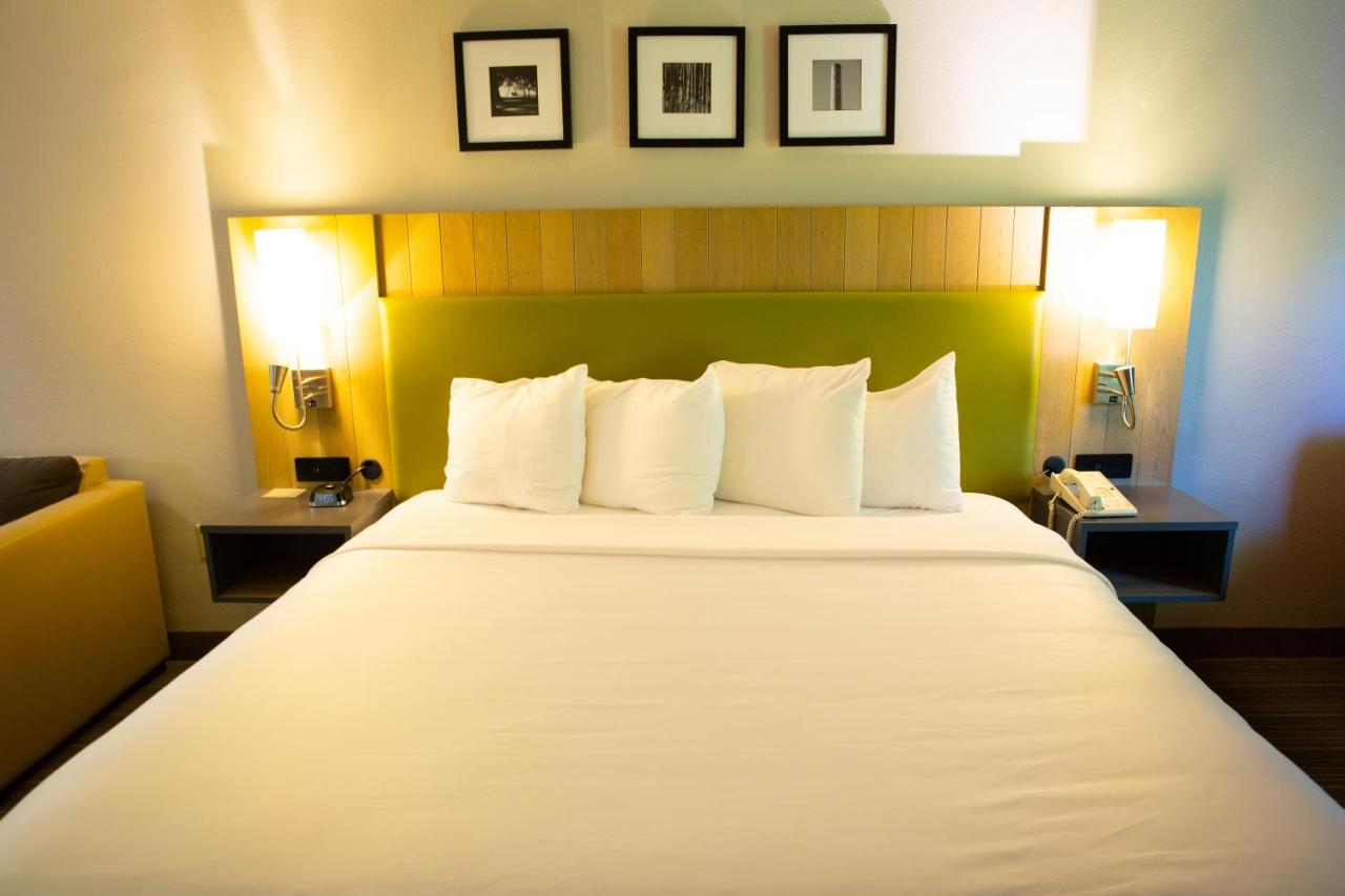 King Room - Non-Smoking at Country Inn & Suites by Radisson, Burlington (Elon), NC