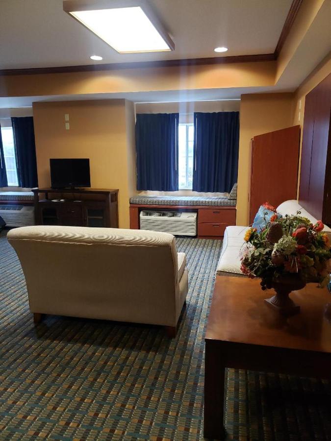 Queen Studio Suite with Two Queen Beds - Non-Smoking at Microtel Inn & Suites by Wyndham Starkville