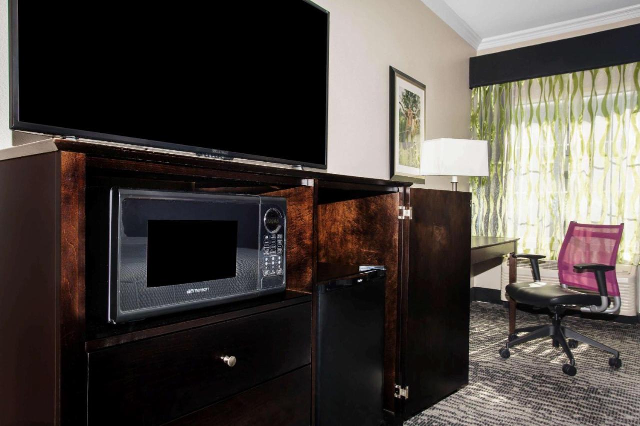 Room #41746239 at La Quinta Inn & Suites by Wyndham Columbus TX