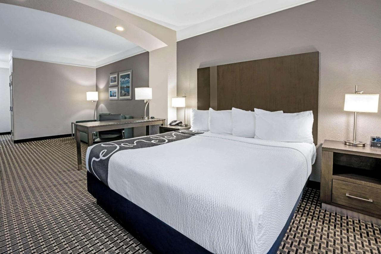 Executive King Room at La Quinta Inn & Suites by Wyndham Conroe