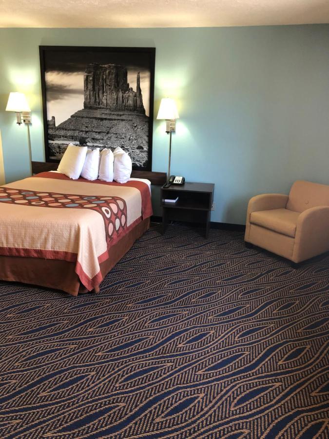 Queen Room - Mobility Access/Non-Smoking at Super 8 by Wyndham Cedar City