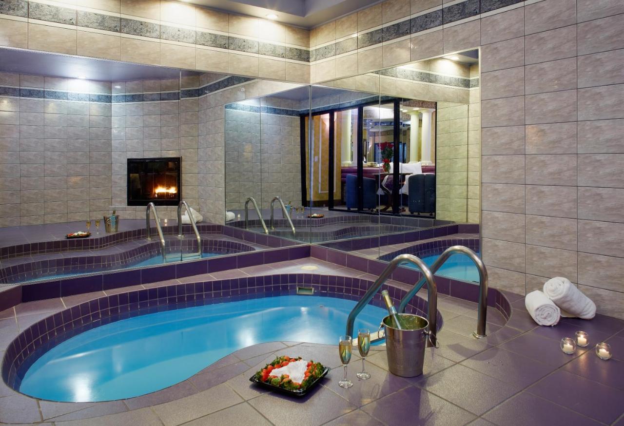 Diana's Oasis Suite at Paradise Stream Resort