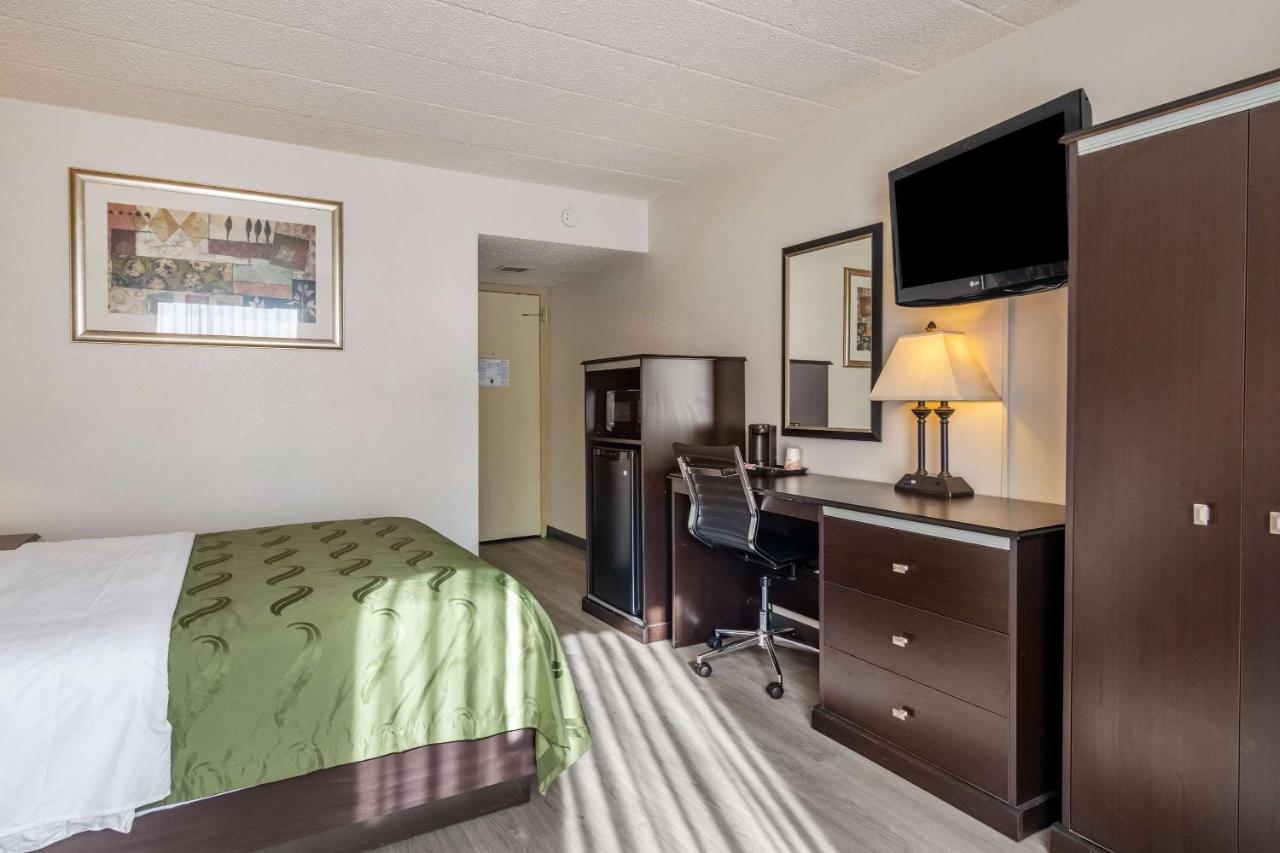 Queen Room - Non-Smoking at Quality Inn & Suites Indiana South