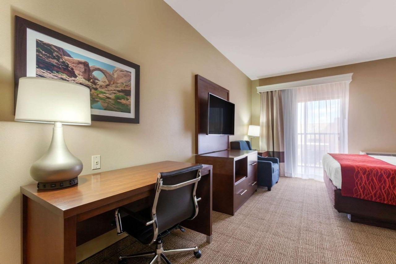 King Suite - Non-Smoking at Comfort Inn & Suites Page at Lake Powell
