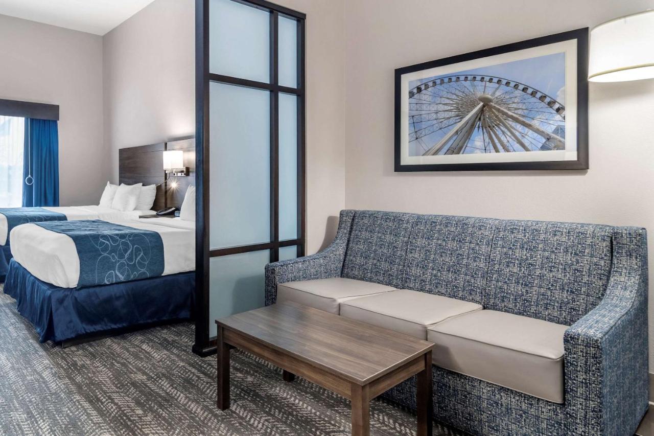 Queen Suite with Two Queen Beds and Roll-In Shower - Accessible/Non-Smoking at Comfort Suites McDonough Atlanta South