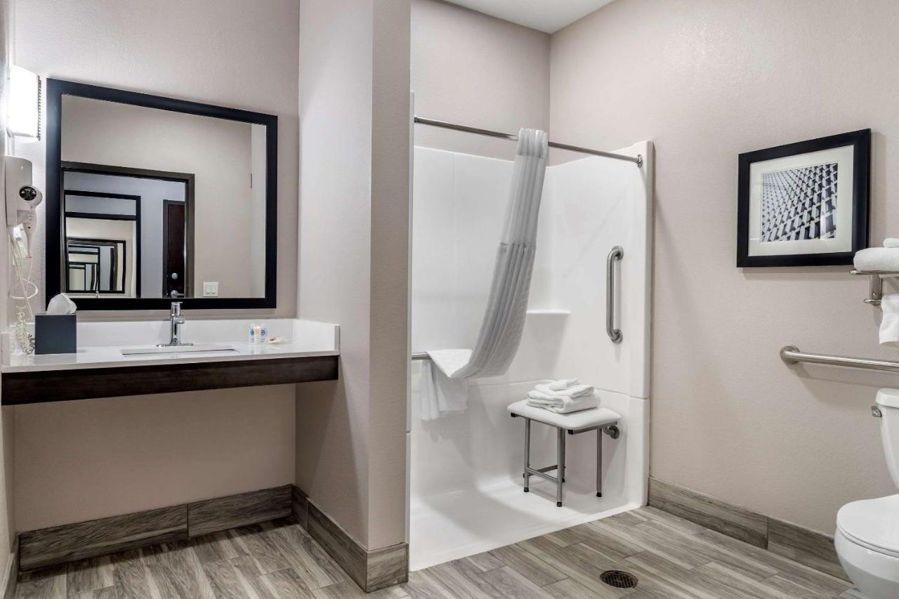 Queen Suite with Two Queen Beds and Roll-In Shower, Accessible Tub - Accessible/Non-Smoking at Comfort Suites McDonough Atlanta South