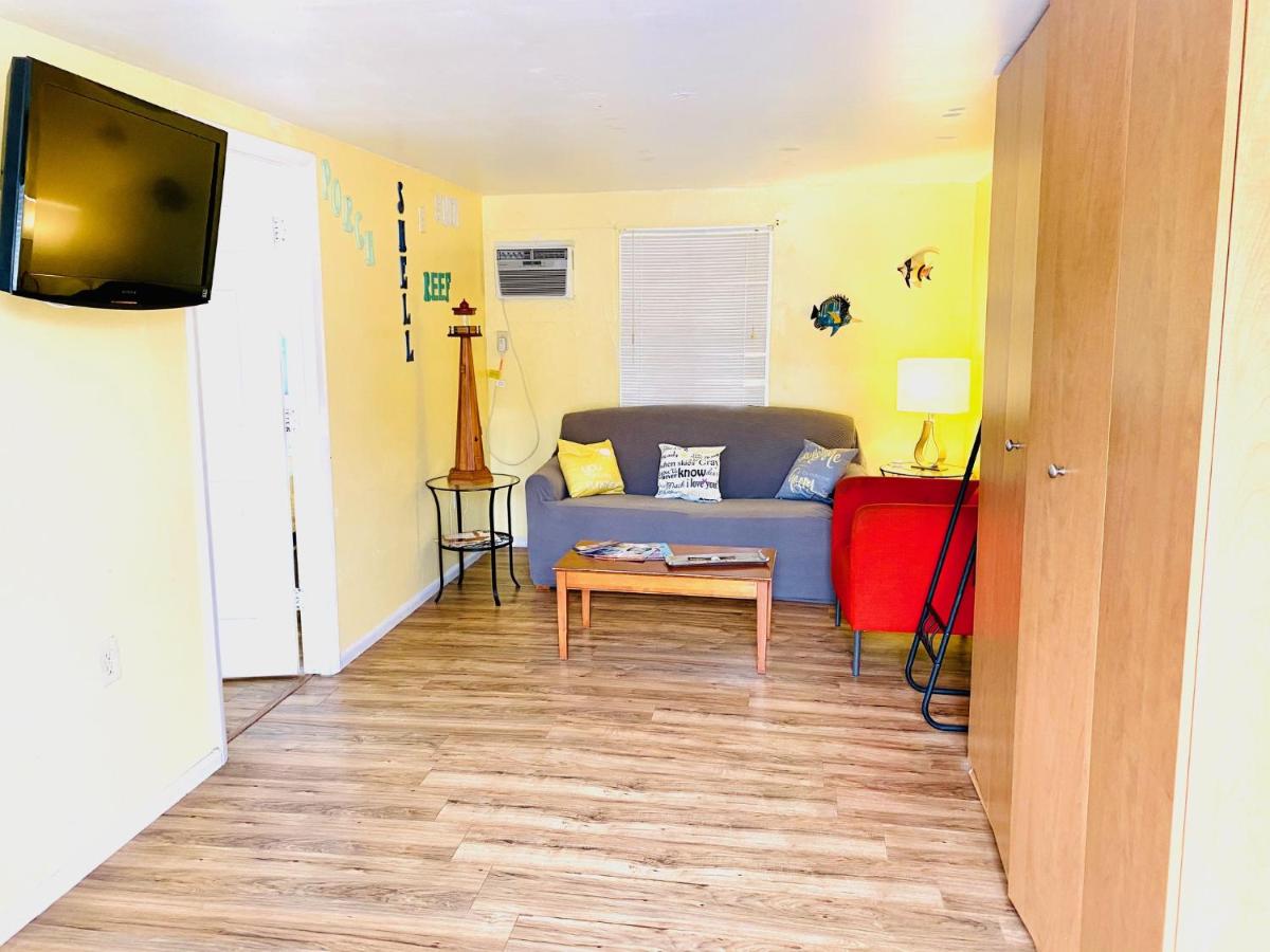 One-Bedroom Suite at Sun Deck Inn and Suites