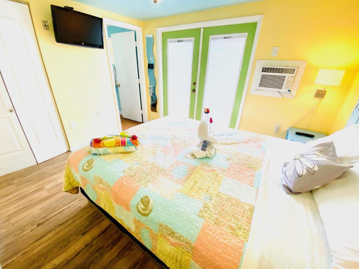 One-Bedroom Suite at Sun Deck Inn and Suites