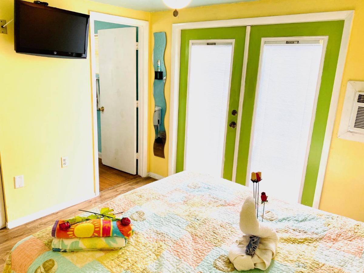 One-Bedroom Suite at Sun Deck Inn and Suites