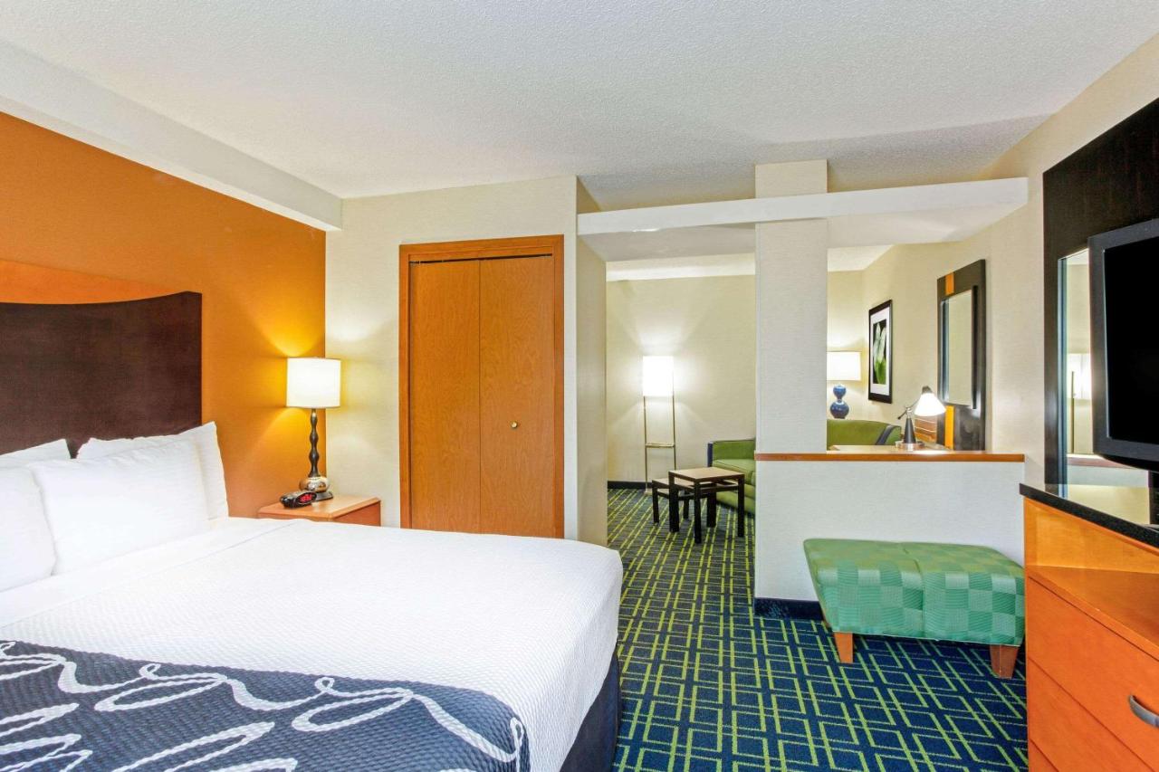 King Suite at La Quinta Inn & Suites by Wyndham Manassas Battlefield