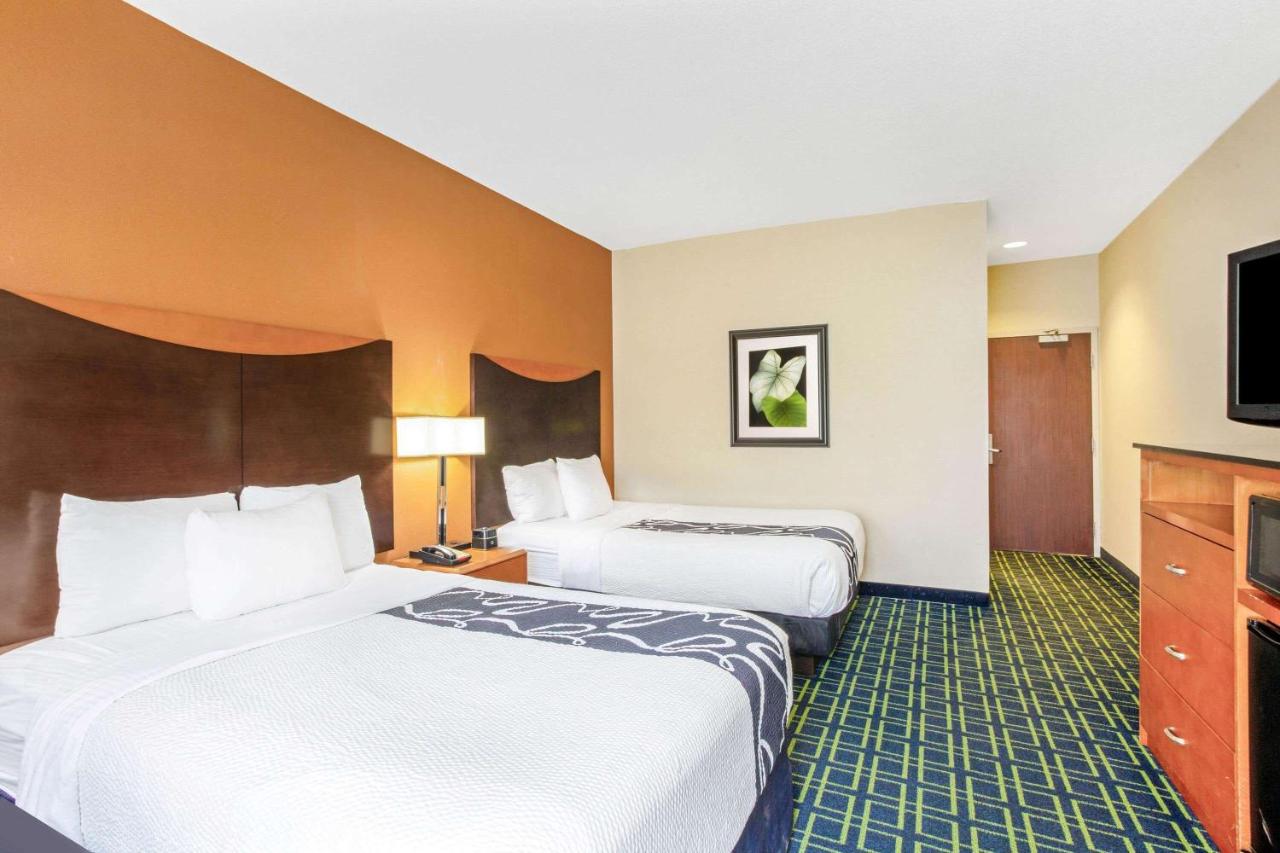Double Room with Two Double Beds at La Quinta Inn & Suites by Wyndham Manassas Battlefield