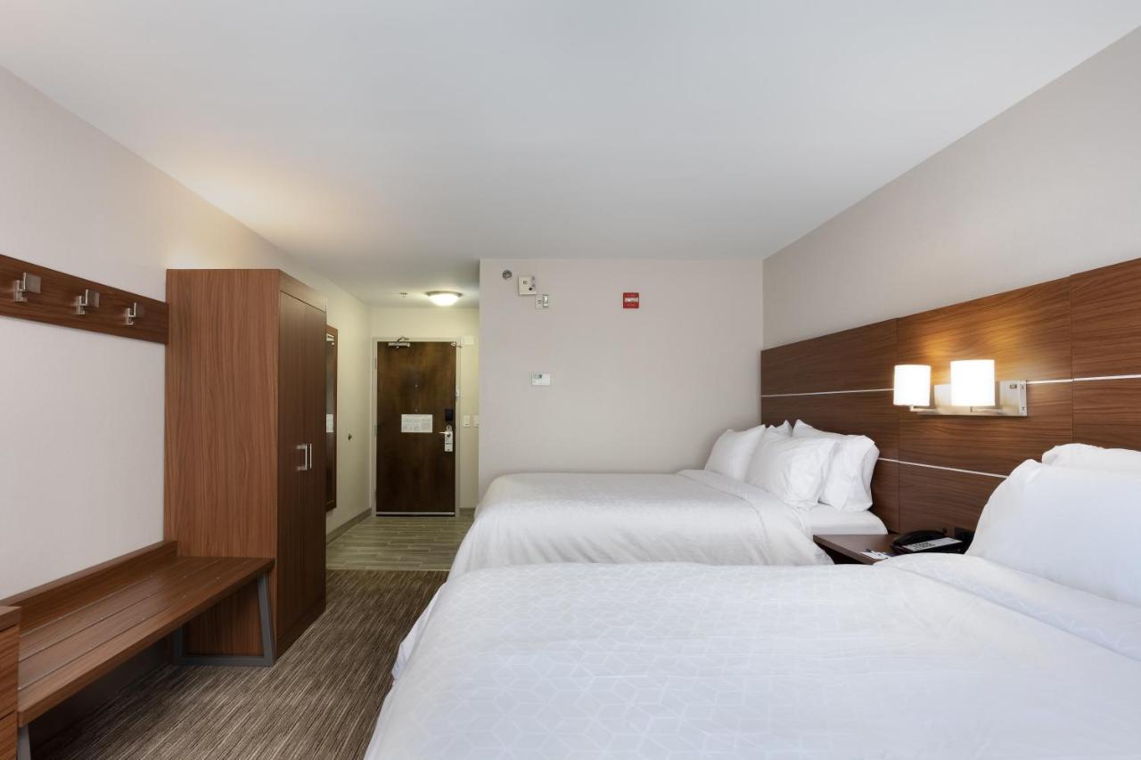 Queen Room with Two Queen Beds - Non-Smoking at Holiday Inn Express Alpharetta - Roswell by IHG