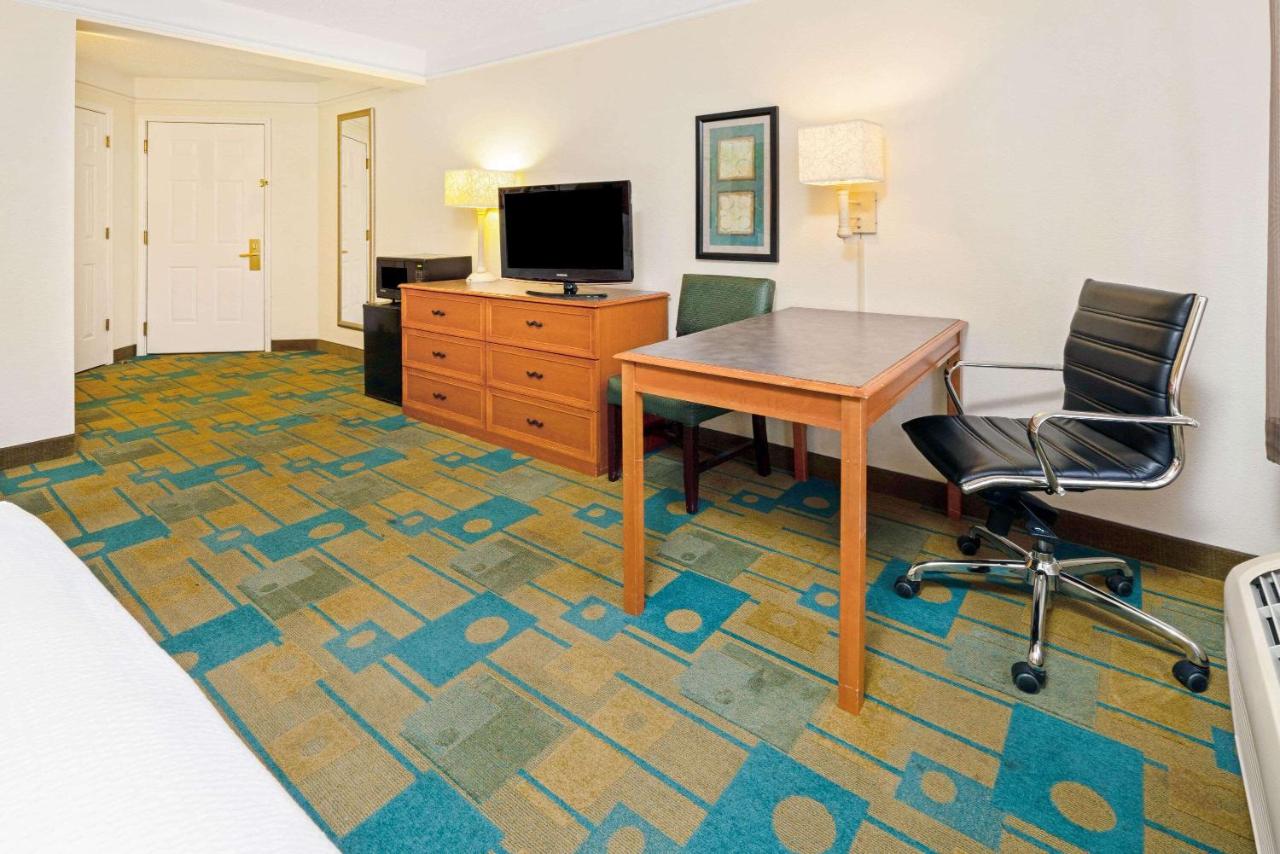 King Room - Mobility Access/Non-Smoking at La Quinta Inn & Suites by Wyndham Salt Lake City Airport