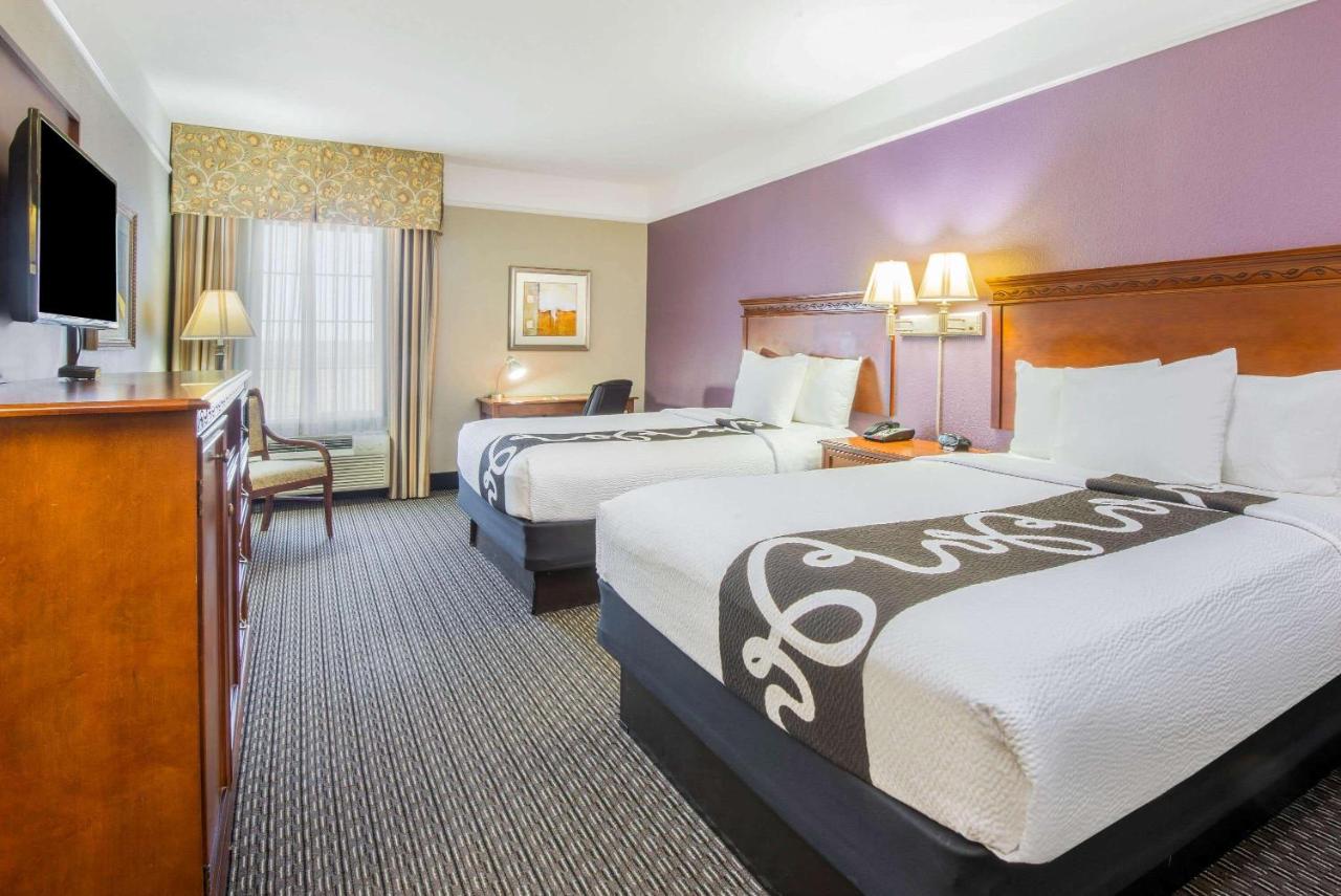 Deluxe Queen Room with Two Queen Beds at La Quinta Inn & Suites by Wyndham Gainesville