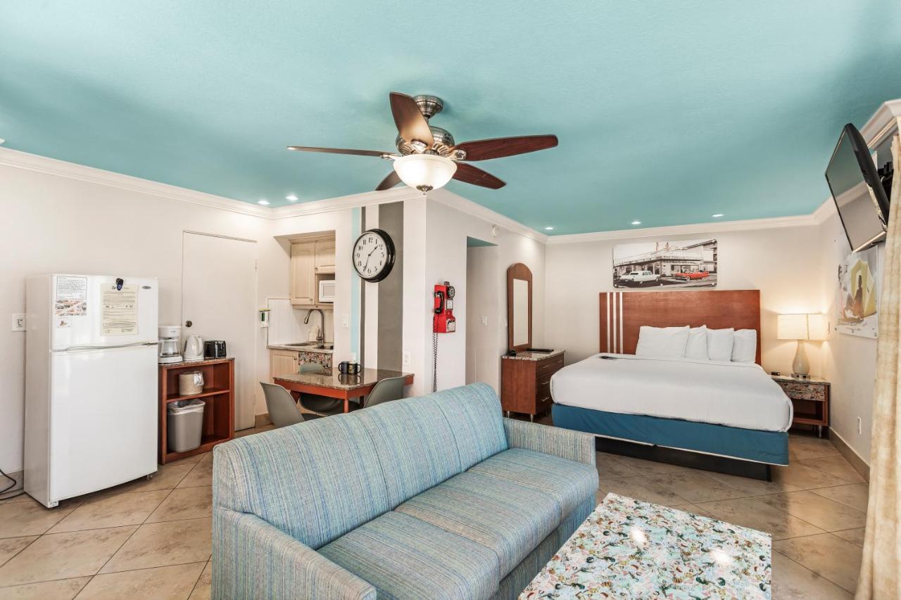 Gulf Front with Balcony Suite: 1 King Bed and 1 Sleeper Sofa at Plaza Beach Hotel Beachfront Resort