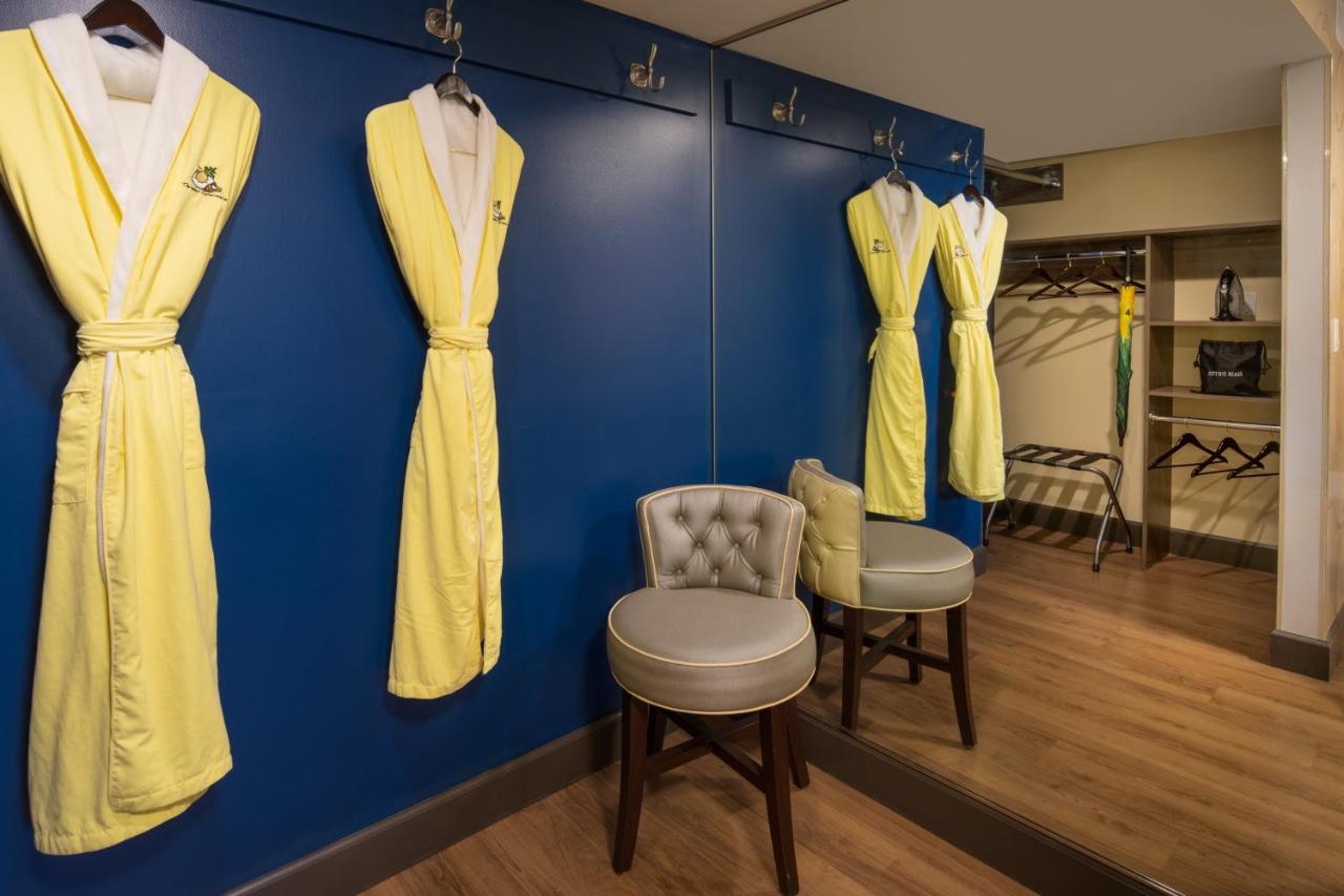 King Suite Accessible at Staypineapple, Hotel Rose, Downtown Portland