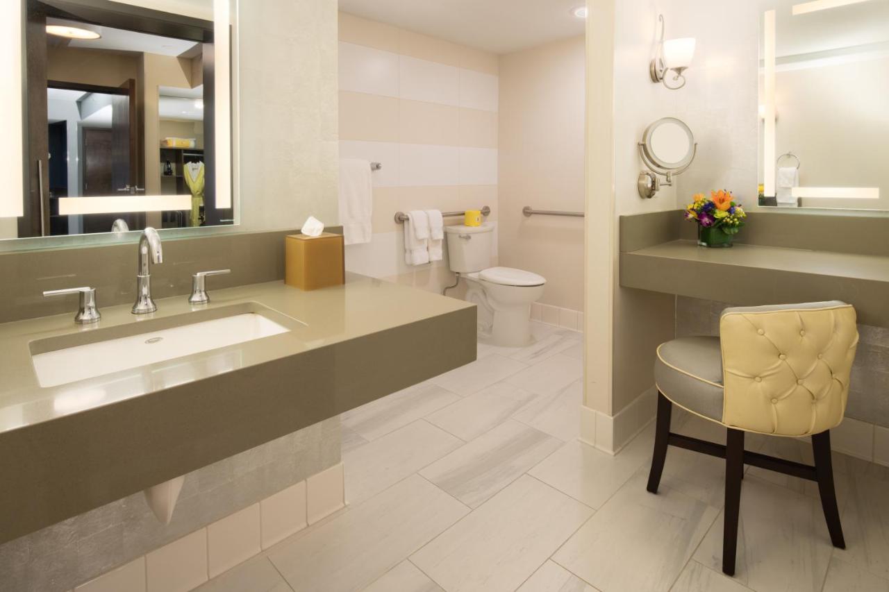 King Suite Accessible at Staypineapple, Hotel Rose, Downtown Portland