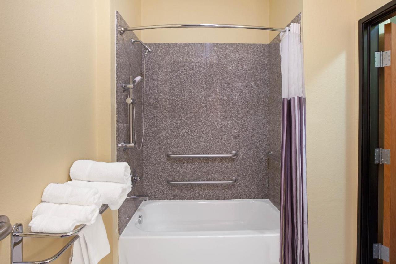 King Room - Non-Smoking at La Quinta Inn & Suites by Wyndham Pasadena North