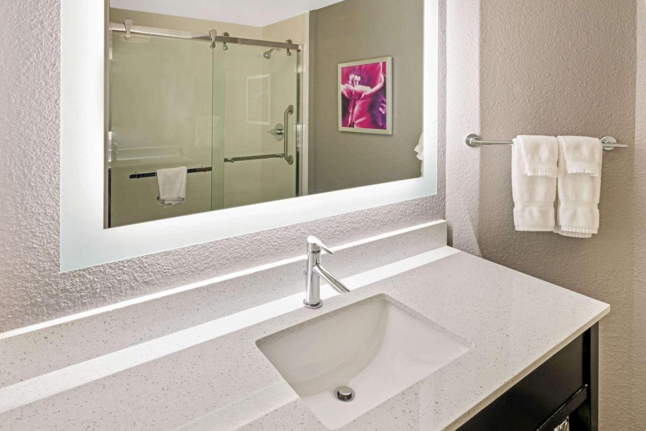 Deluxe King Room at La Quinta Inn & Suites by Wyndham Orem University Pwy/Provo