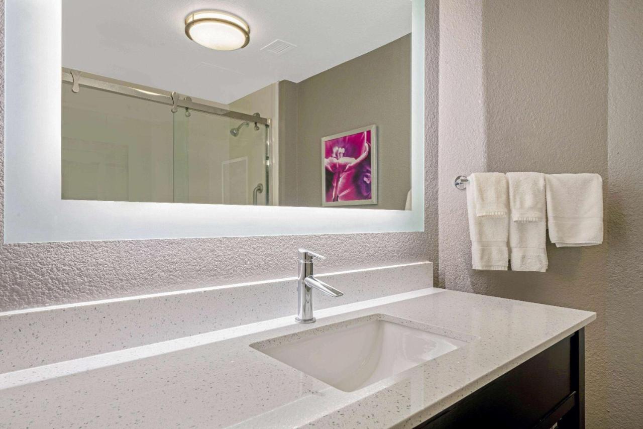 Deluxe King Room at La Quinta Inn & Suites by Wyndham Orem University Pwy/Provo