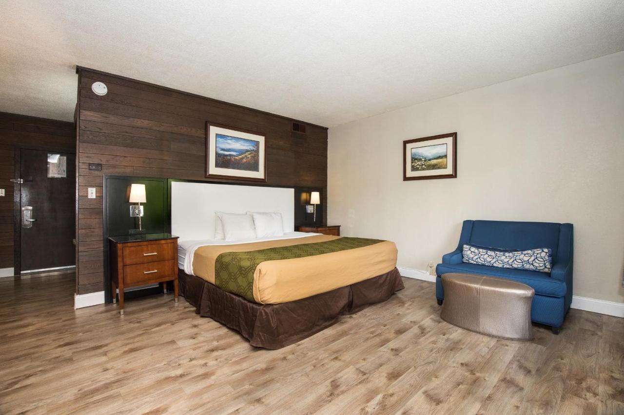 Standard King Room at Fabulous Chalet Inn