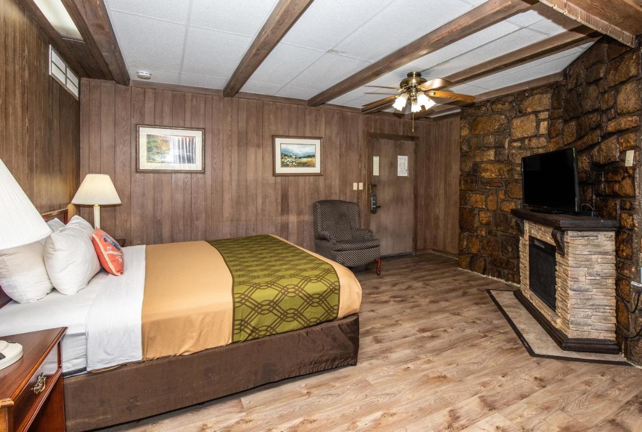 King Room with Mountain View at Fabulous Chalet Inn