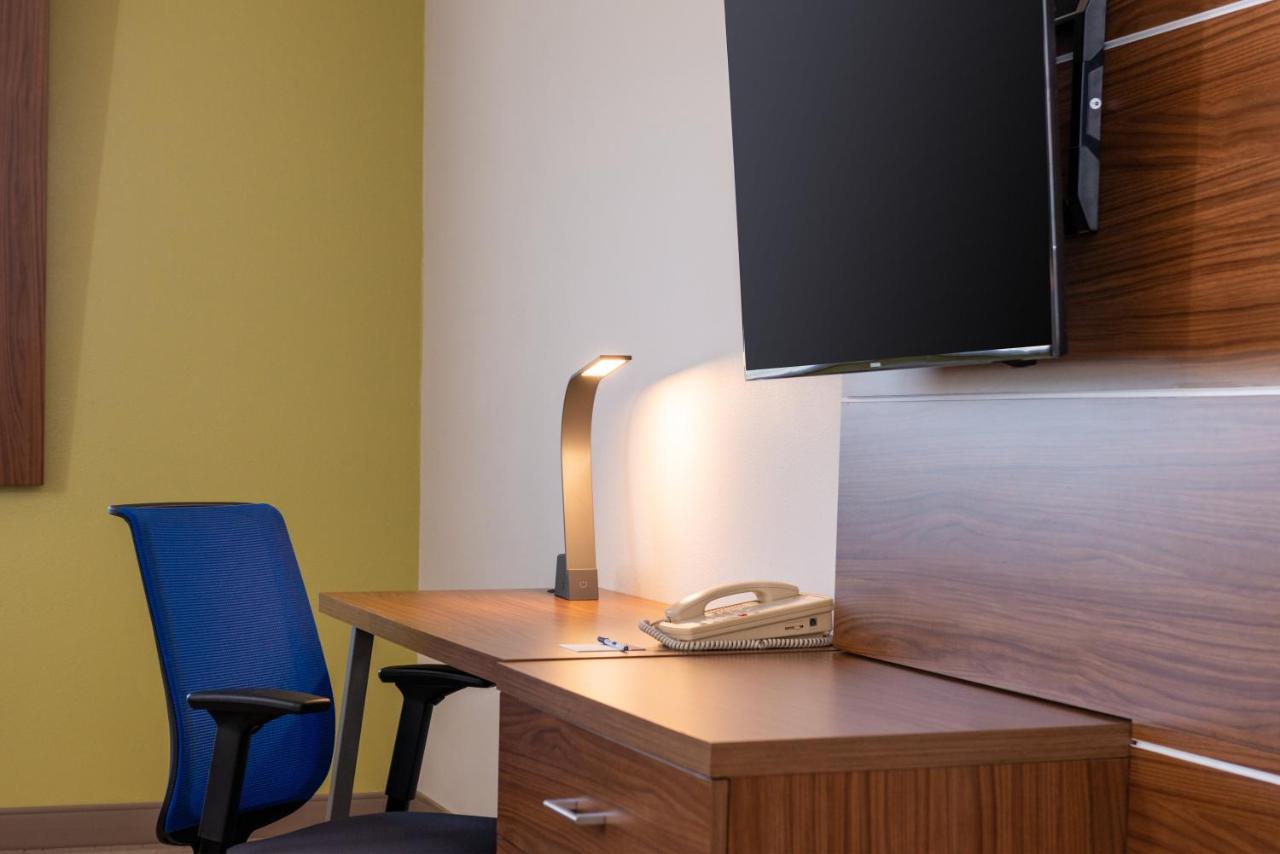 King Room - Non-Smoking at Holiday Inn Express & Suites Gunnison by IHG