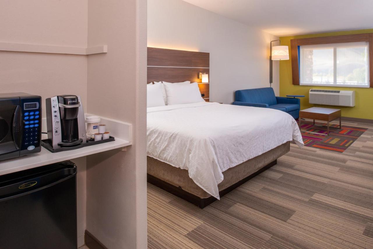 King Room - Non-Smoking at Holiday Inn Express & Suites Gunnison by IHG