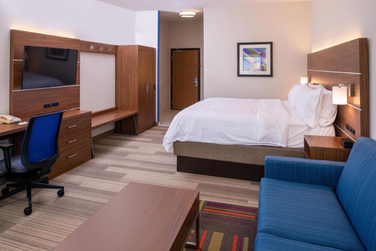 King Suite - Non-Smoking at Holiday Inn Express & Suites Gunnison by IHG