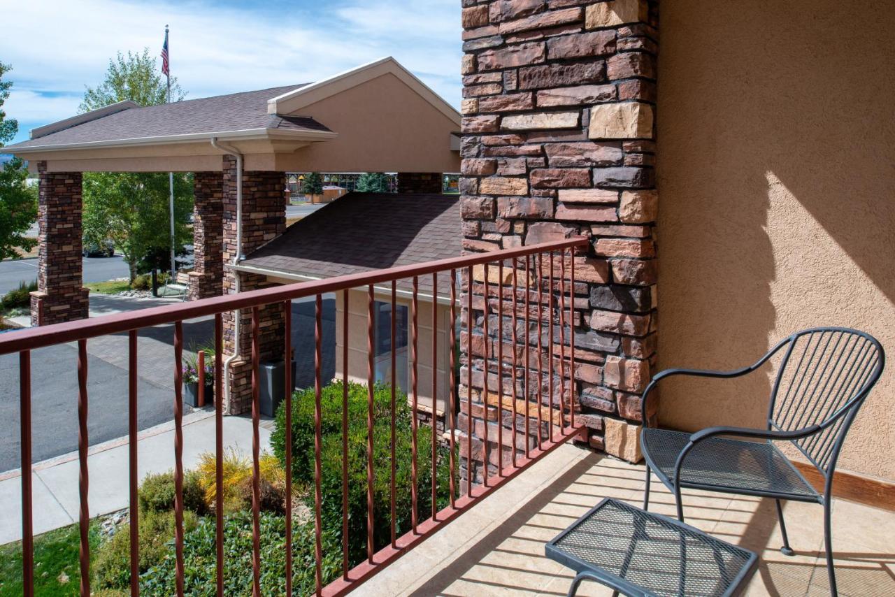Double Room with View - Non-Smoking at Holiday Inn Express & Suites Gunnison by IHG