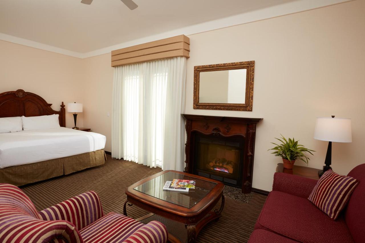 Deluxe King Villa with Sofa Bed at South Coast Winery Resort and Spa
