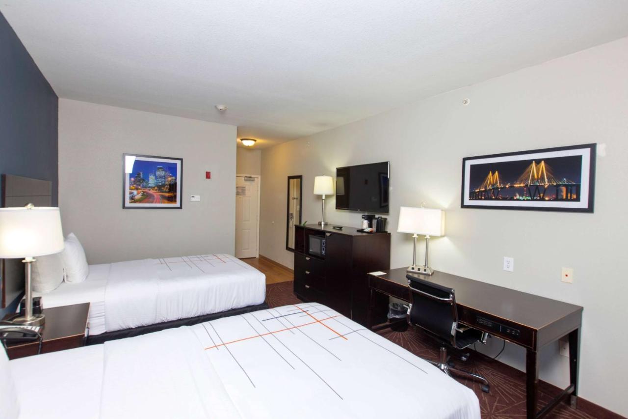 Deluxe Double Room with Two Double Beds at La Quinta Inn & Suites by Wyndham Houston East at Normandy