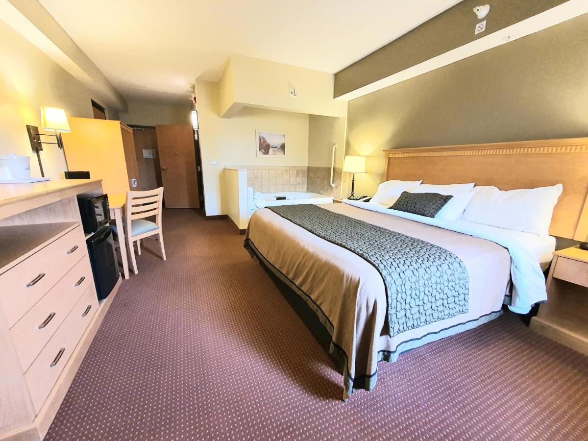 1 King Bed, Mobility Accessible Studio Suite, Non- Smoking at AmeriVu Inn & Suites - Waconia
