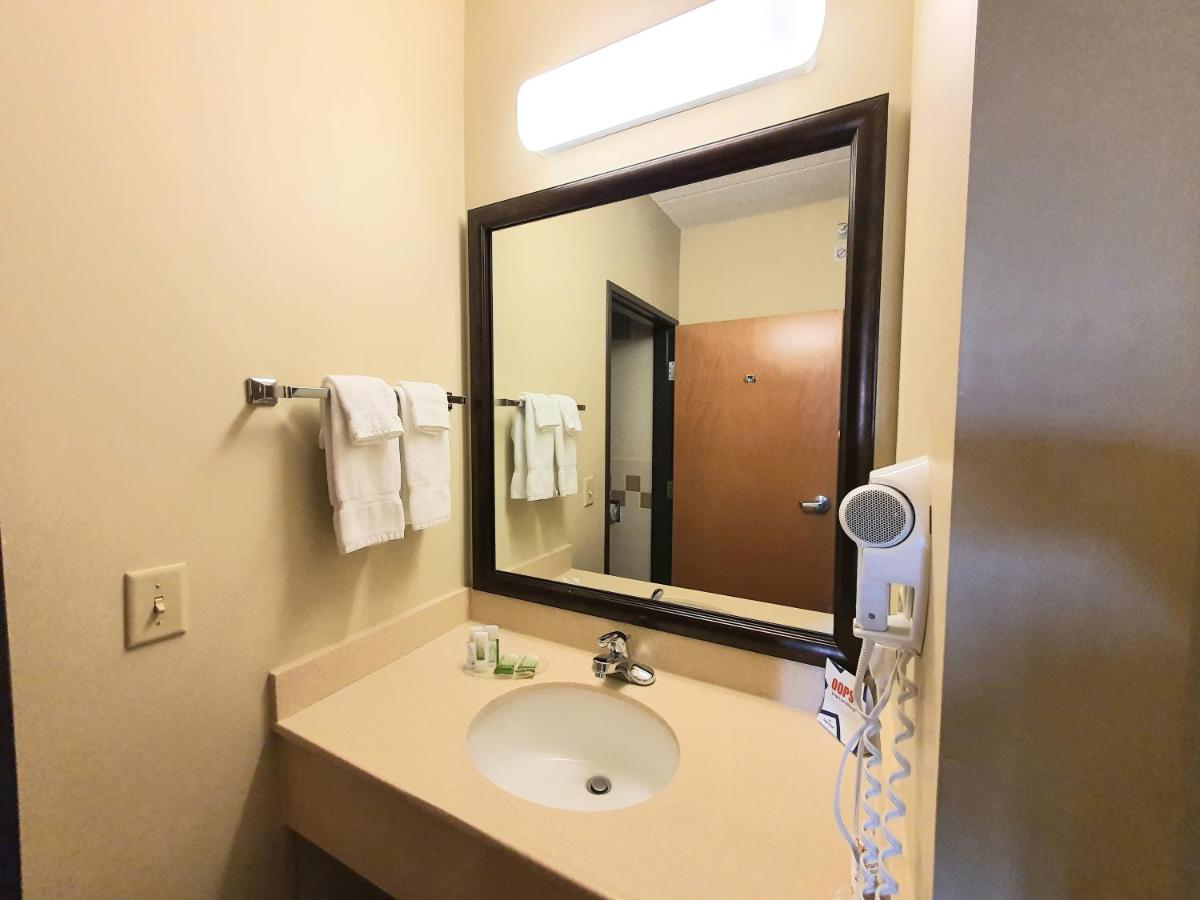 Double Room with Two Queen Beds, Non-Smoking at AmeriVu Inn & Suites - Waconia