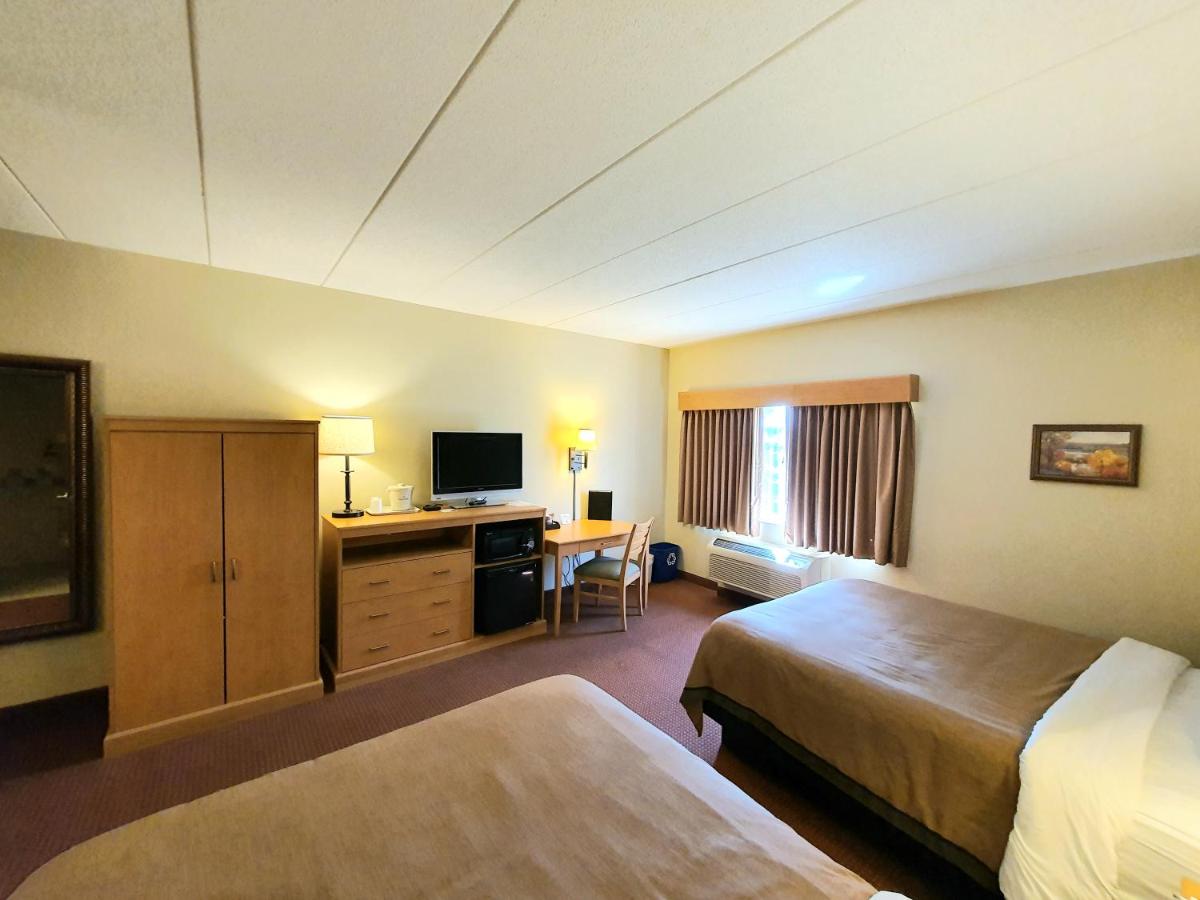 Double Room with Two Queen Beds, Non-Smoking at AmeriVu Inn & Suites - Waconia