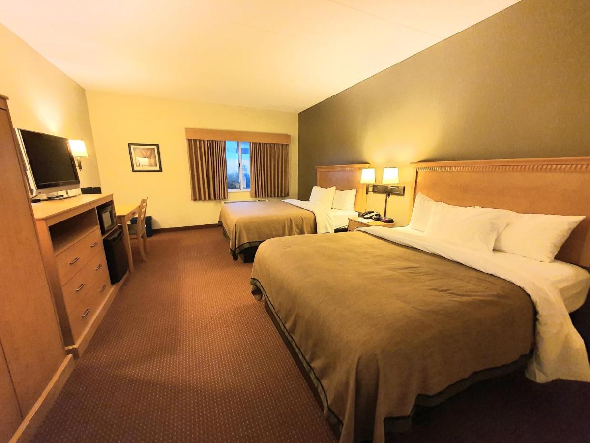 Double Room with Two Queen Beds, Disability Access, Non-Smoking at AmeriVu Inn & Suites - Waconia