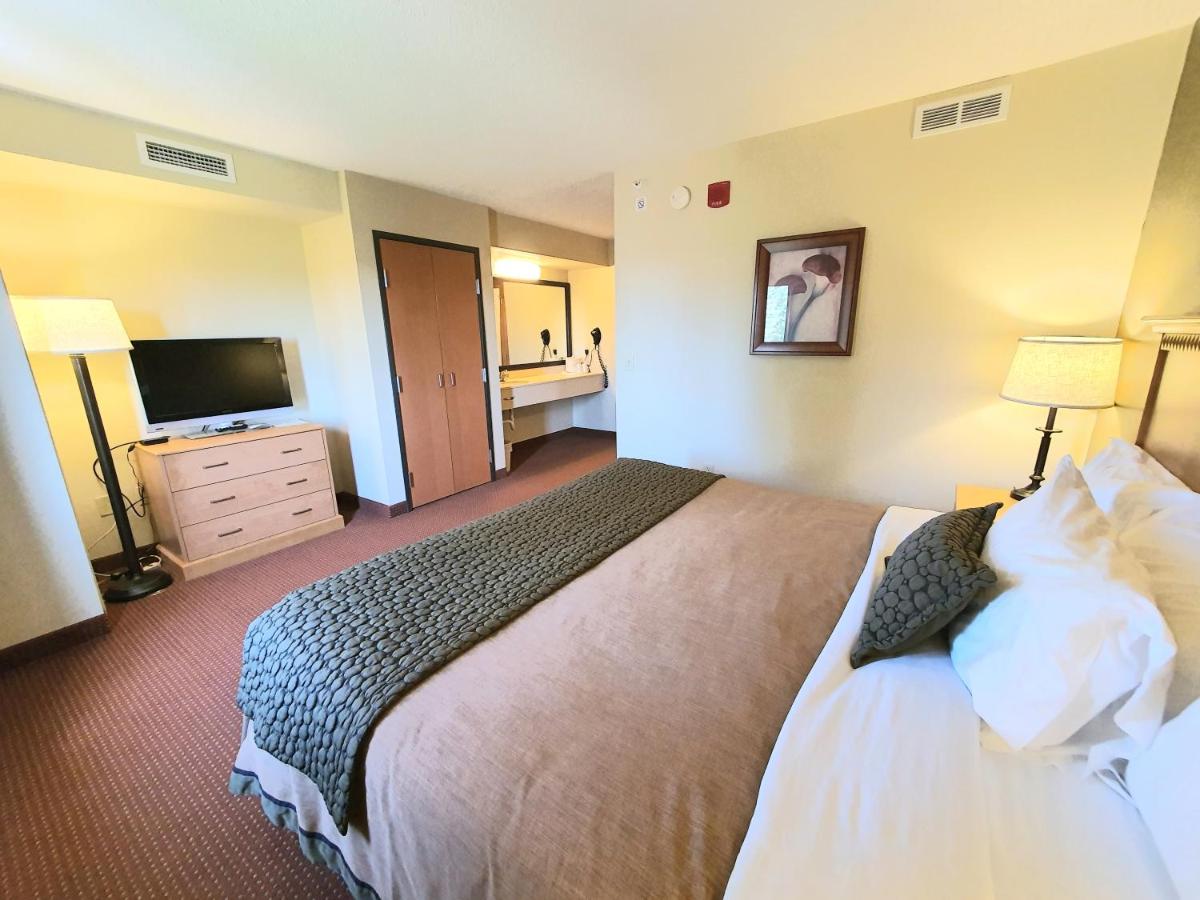 Premier King Studio Suite - Non-Smoking at AmeriVu Inn & Suites - Waconia