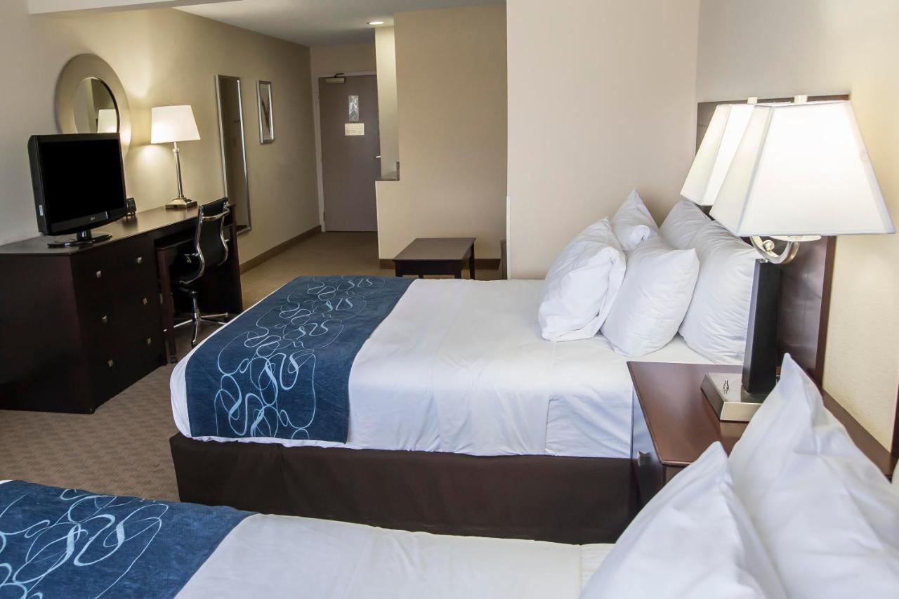 Suite with Two Double Beds - Non-Smoking/Pet Friendly at Comfort Suites University Area Notre Dame - South Bend