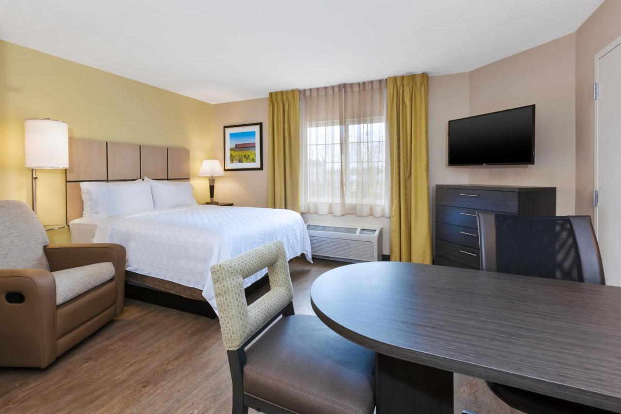 Queen Studio - Non-Smoking at Candlewood Suites Rocky Mount by IHG