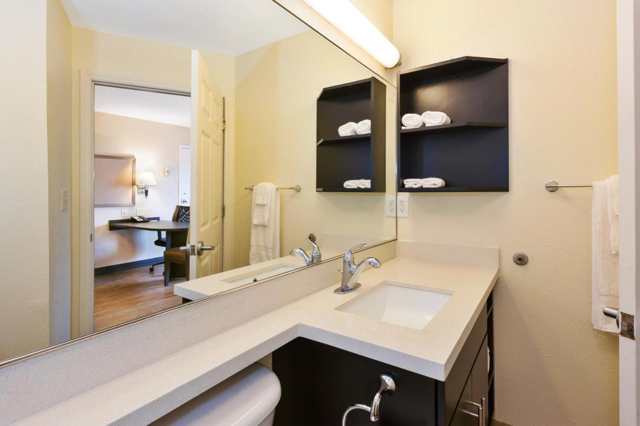 Queen Studio - Non-Smoking at Candlewood Suites Rocky Mount by IHG