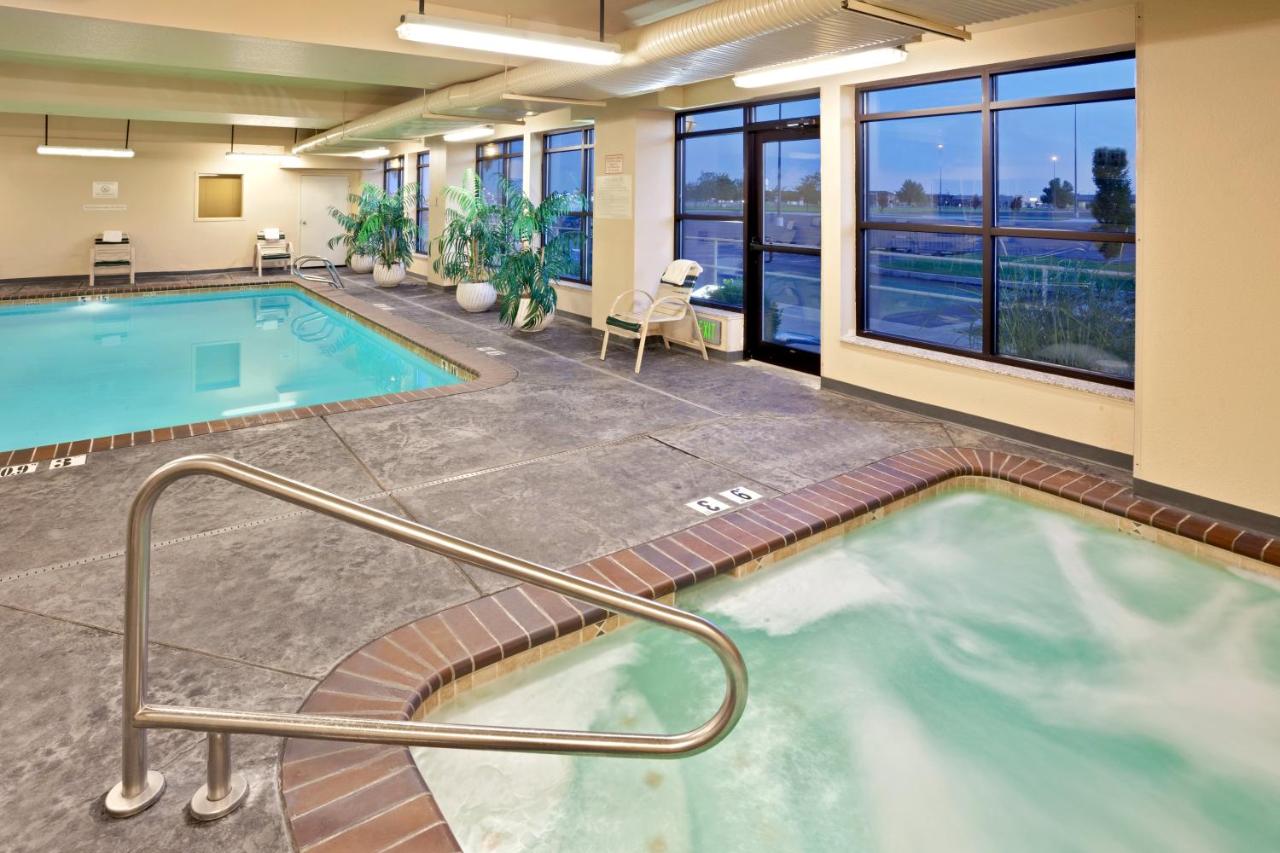  | Holiday Inn Express Hotel & Suites Pasco-Tri Cities