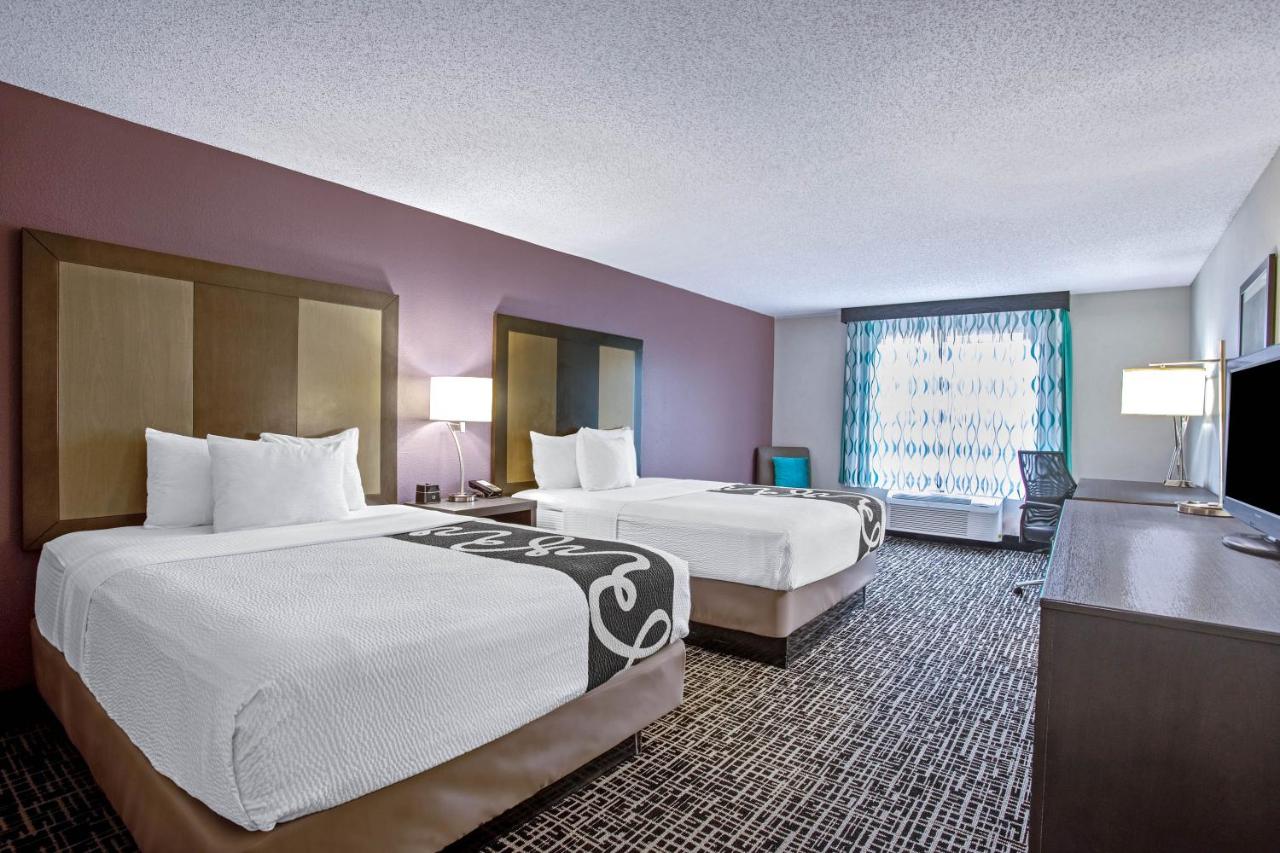 Queen Room with Two Queen Beds and Mobility/Hearing Access - Non-Smoking at La Quinta Inn & Suites by Wyndham Hopkinsville