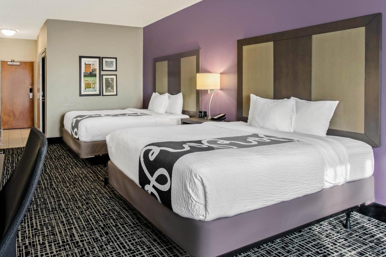 Queen Room with Two Queen Beds and Mobility/Hearing Access - Non-Smoking at La Quinta Inn & Suites by Wyndham Hopkinsville