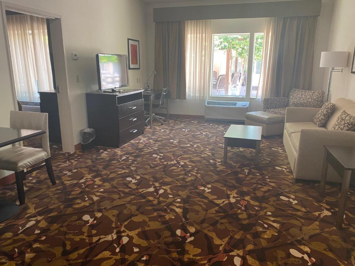 One-Bedroom Suite - Non-Smoking at Baymont by Wyndham Hobbs
