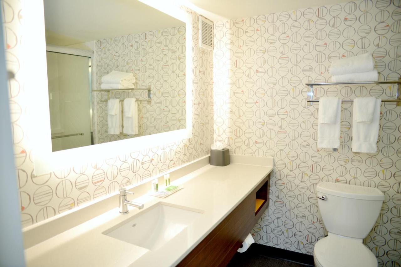 Standard Queen Room with Two Queen Beds at Holiday Inn Portland- I-5 S (Wilsonville) by IHG