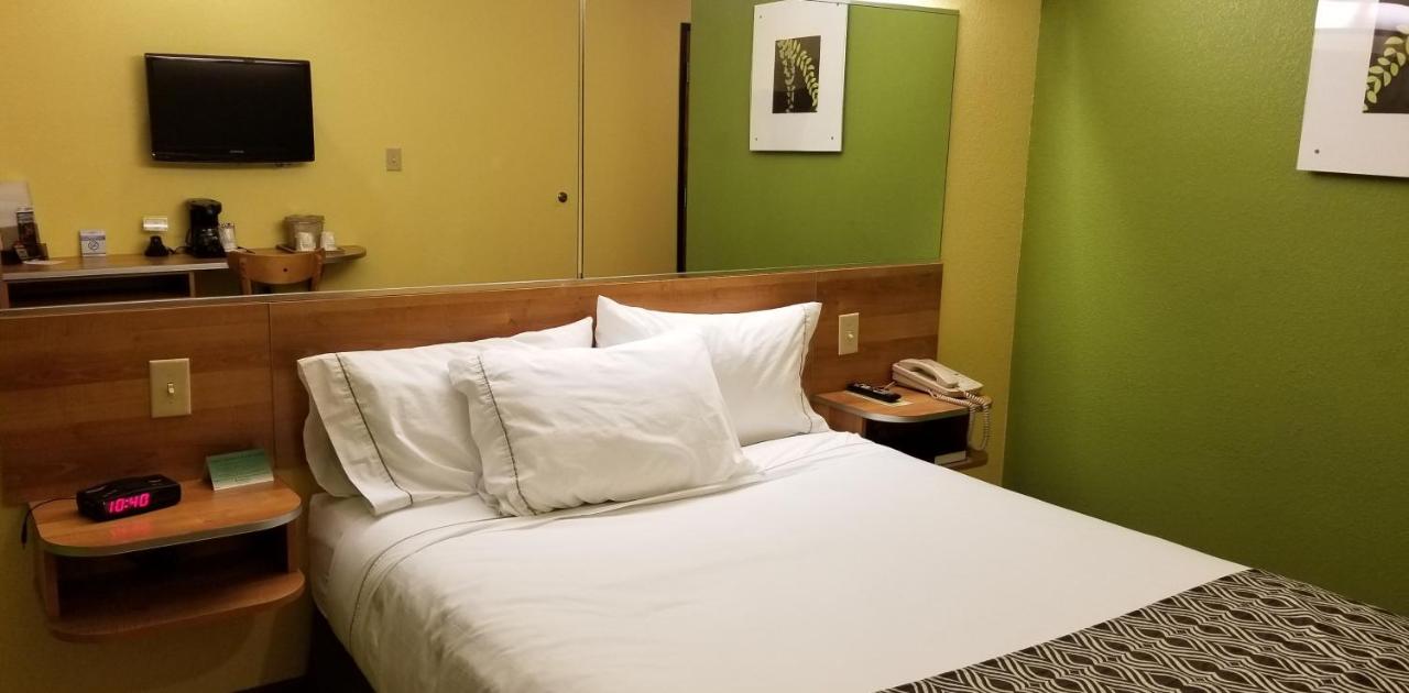 Queen Room - Disability Access/Non-Smoking at Microtel Inn & Suites by Wyndham Delphos